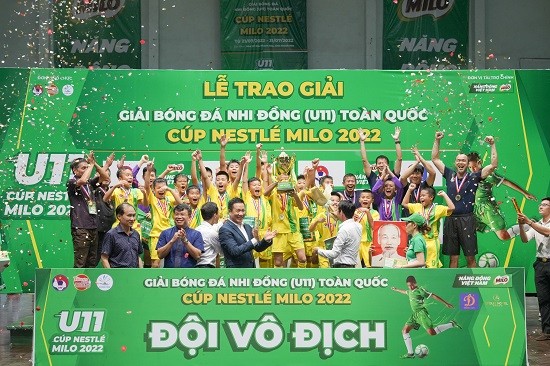 vong-chung-ket-giai-bong-da-nhi-dong-u11-toan-quoc-cup-nestle-milo-2022-vua-chinh-thuc-khep-lai-tai-nha-thi-dau-khanh-hoa-tp-nha-trang-sau-hon-mot-tuan-thi-dau-soi-noi-1659412935.jpg