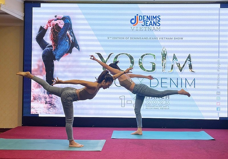 yoga-denim20230217151804-1676623575.jpg