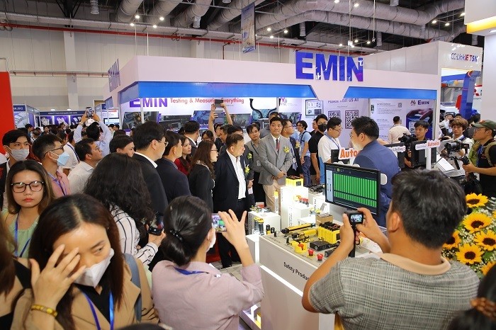 lam-6872-1687424396.jpg