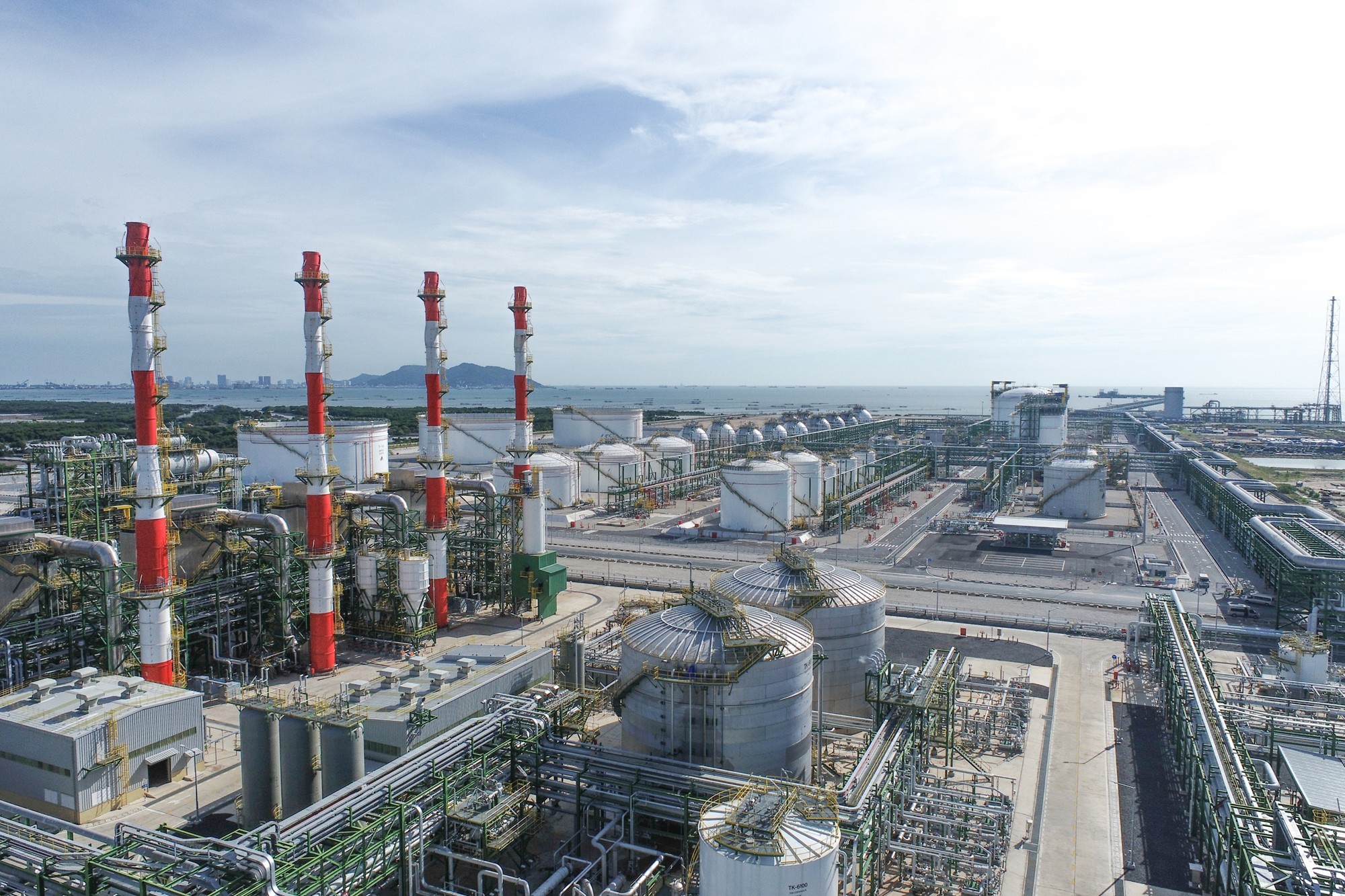 8-petrochemicals-complex-in-vietnam-1691584071.jpg