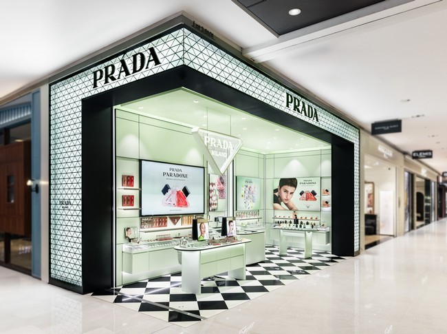 prada-beauty-press-3-1721278786.jpg