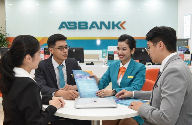 4-abbank-tich-cuc-chung-tay-trong-cong-tac-ho-tro-khac-phuc-sau-bao-yagi-va-dong-hanh-cung-khach-hang-phat-trien-san-xuat-kinh-doanh-1730269071.jpg