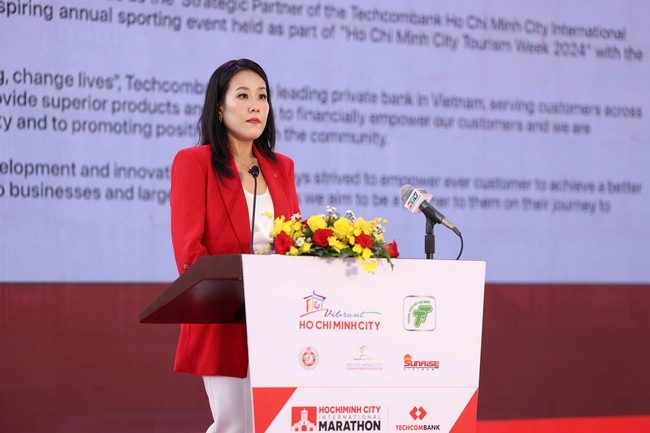 ba-thai-minh-diem-tu-giam-doc-khoi-tiep-thi-ngan-hang-ky-thuong-viet-nam-techcombank-1733464549.jpg