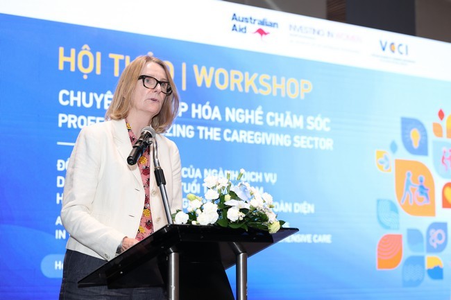 ba-sarah-hooper-tong-lanh-su-australia-tai-tp-hcm-1751673596.jpg