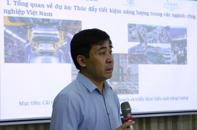 ong-trinh-quoc-dung-gioi-thieu-ve-du-an-vsuee-va-tong-quan-ve-chinh-sach-va-quy-dinh-ve-tknl-tai-viet-nam-1758081843.jpg