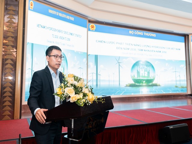 ong-nguyen-ngoc-hieu-dai-dien-cuc-dau-khi-va-than-bo-cong-thuong-1760231197.jpg