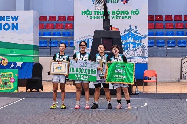 cac-co-gai-truong-dai-hoc-kinh-te-quoc-dan-vo-dich-vbas-2026-1788537779.jpg