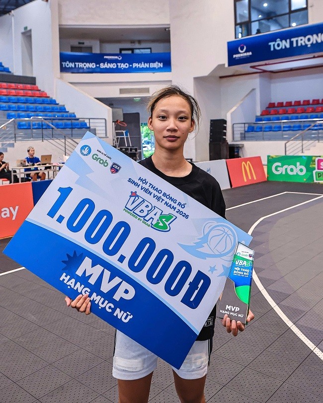 nguyen-thuy-chi-dai-hoc-kinh-te-quoc-dan-dat-mvp-hang-muc-nu-vbas-2026-1788537963.jpg