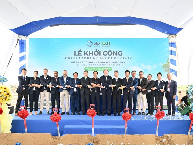 buoi-le-co-su-tham-du-cua-dai-dien-ban-quan-ly-cac-khu-cong-nghiep-khu-kinh-te-dong-nai-dnieza-chi-cuc-hai-quan-khu-vuc-xviii-khu-cong-nghiep-amata-cung-ban-lanh-dao-tap-doan-oji-oji-liquid-pak-ipi-dai-dien-c-1791626776.jpg