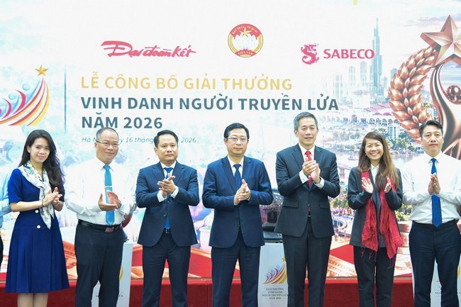 cac-dai-dien-vff-sabeco-va-bao-ddk-1792159507.jpg