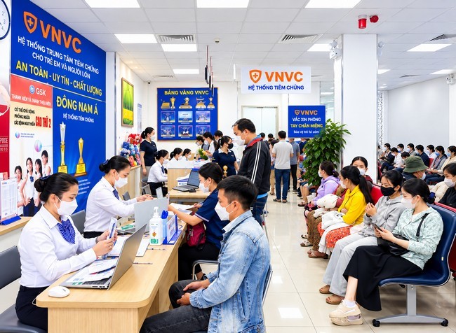 dong-duc-nguoi-dan-den-vnvc-tiem-nao-mo-cau-1792676257.jpg