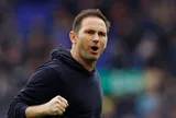 Lampard viết lại lịch sử 60 năm