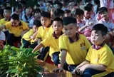 Nhiều trường ở TPHCM cho học sinh về sớm, hoãn ngoại khoá để tránh bão Kalmaegi