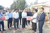 Phó Thủ tướng Mai Văn Chính thăm hỏi, động viên người dân bị thiệt hại do bão số 13 tại Đắk Lắk