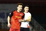Tiến Linh kèm Hoàng Đức 'như hình với bóng'
