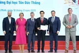 Hai nhà giáo Trường ĐH Tôn Đức Thắng nhận kỷ niệm chương của Thượng viện CH Séc