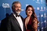 Mel Gibson chia tay bạn gái kém 34 tuổi