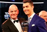 Chủ tịch FIFA ủng hộ quan điểm của Ronaldo