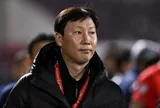 AFC khen HLV Kim Sang-sik cao tay