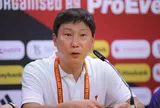 HLV Kim Sang-sik và 'quân xe' nguy hiểm Đình Bắc