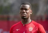 Pogba khốn đốn