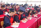Hàng nghìn giáo viên, học sinh và du khách khai bút đầu Xuân Bính Ngọ
