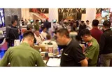 Đột kích tầng hầm khách sạn 5 sao ở Nha Trang, bắt quả tang nhóm người nước ngoài đánh bạc bằng USD
