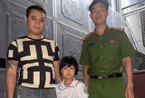Công an Hà Nội kịp thời giúp cháu bé 6 tuổi đi lạc trở về với gia đình trong đêm