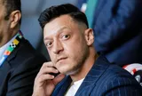 Ozil giàu có sau giải nghệ