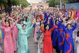 Hơn 58.000 phụ nữ đồng diễn áo dài tại TPHCM