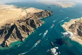 Lưu lượng tàu qua eo biển Hormuz bất ngờ tăng lên mức cao nhất vì một lý do