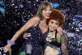 Bạn thân Taylor Swift bị fan tấn công gây xôn xao