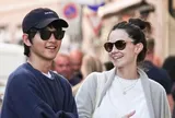 Lần đầu tiên của Song Joong Ki và bà xã Katy Louise Saunders