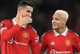 Antony xấu hổ trước Ronaldo
