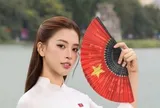 Ca sĩ Hòa Minzy và dàn Hoa hậu khoe sắc thắm với áo dài, rạng rỡ chào mừng ngày 30/4