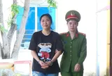 Bắt người phụ nữ nhận tiền "chạy" giấy tờ đất đai rồi chiếm đoạt