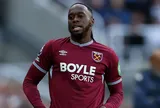 Đội Premier League thứ 3 xuống hạng lộ diện