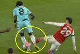 Quyết định gây phẫn nộ trong trận thắng của Arsenal