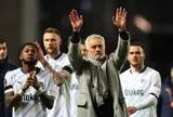 Mourinho không thể cứu Real Madrid một mình