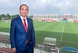 Tỷ phú Phạm Nhật Vượng 18 năm chi hàng trăm triệu USD cho bóng đá Việt Nam và cú bắt tay với 'nhà vua' V.League