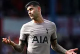 Đội trưởng Tottenham gây tranh cãi dữ dội