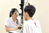 Bị quả bóng đập vào mắt, thiếu niên 15 tuổi nhập viện cấp cứu