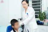 Đi bơi mùa hè nhiều trẻ nhập viện vì viêm tai, bác sĩ khuyên cha mẹ nên tránh điều này
