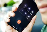 Nhận cuộc gọi từ số điện thoại lạ, người phụ nữ liền báo công an