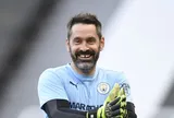 Sự nghiệp khó tin của thủ môn chỉ đá 108 phút cho Man City