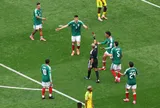 Người hâm mộ nói gì về trận khai mạc World Cup 2026 với 3 thẻ đỏ?