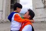 Đàm Vĩnh Hưng đưa con trai 7 tuổi đi Pháp