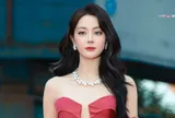 Địch Lệ Nhiệt Ba gây bàn tán khi trở lại thảm đỏ sau một năm 'vắng bóng'