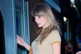 Taylor Swift bị bắt gặp tụ họp cùng bạn bè tại biệt thự triệu đô