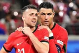 Fan Ronaldo tràn vào Instagram Diogo Jota, yêu cầu chuyền bóng cho CR7